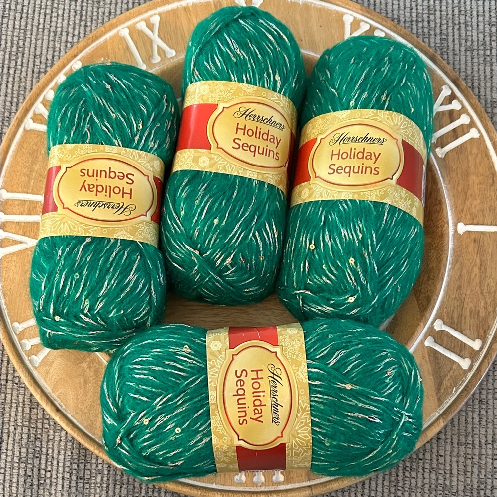 Herrschners yarn x4 skeins holiday sequins mistletoe green acrylic poly blend